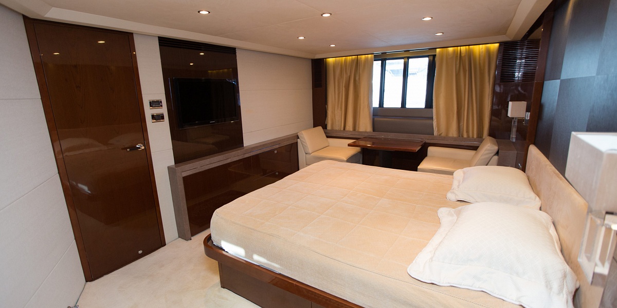 Продается моторная яхта PRINCESS 78 - мастер каюта